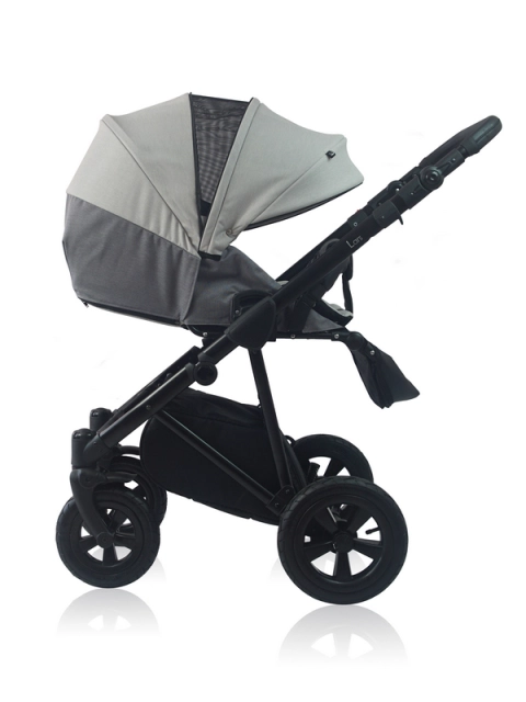Lars - a pushchair with an extended hood and ventilation