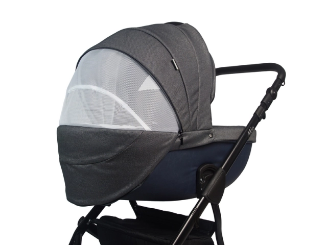Mio - a baby stroller with ventilation in the booth